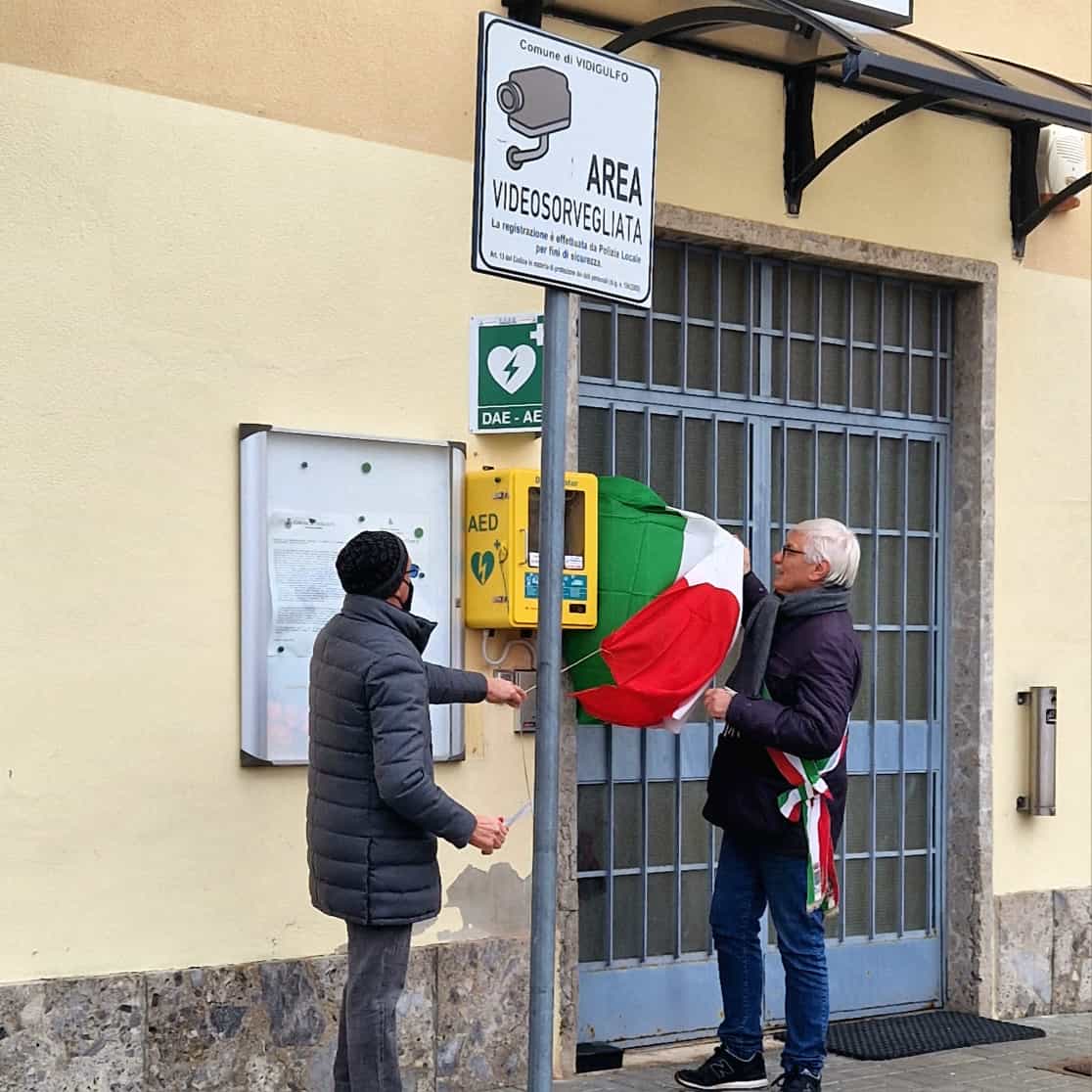 Inaugurato il defibrillatore in piazza 1° Maggio