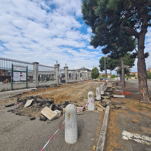 Piazza del cimitero: partiti i lavori di rifacimento